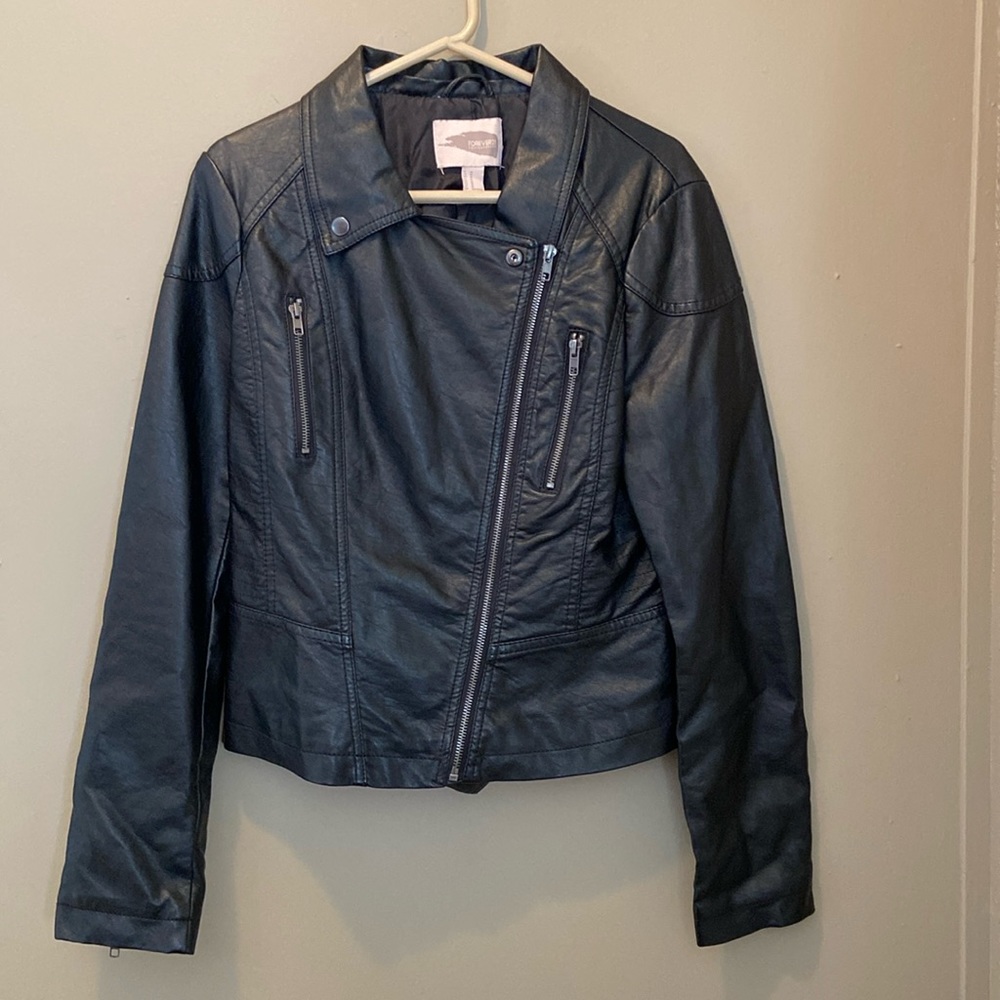 Forever 21 Women's Faux Leather Moto Jacket Zipper Black Size Medium